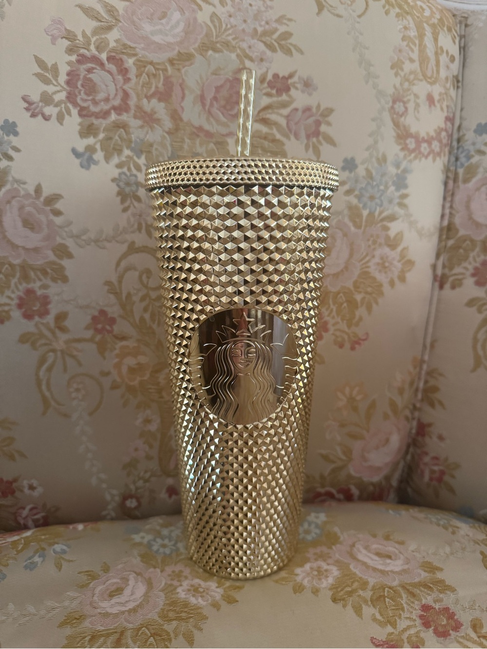 Starbucks 2022 Holiday Gold Studded Bling Tumbler Cup 24oz Venti NEW